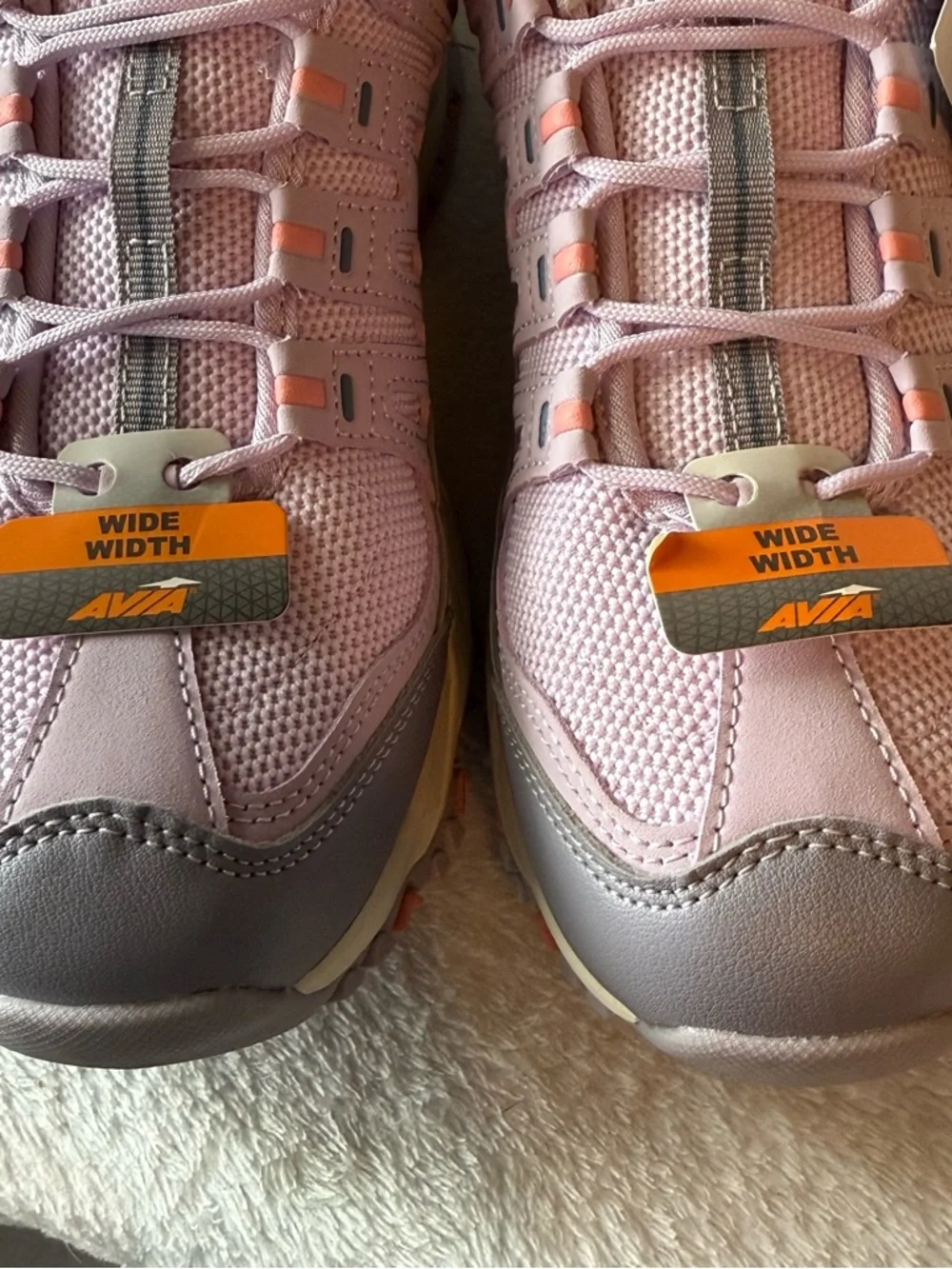 Avia light purple